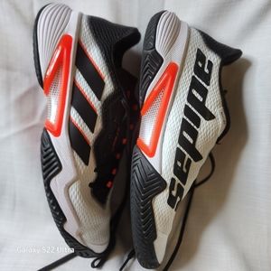 Adidas Men's Barricade Tennis shoe fairly used